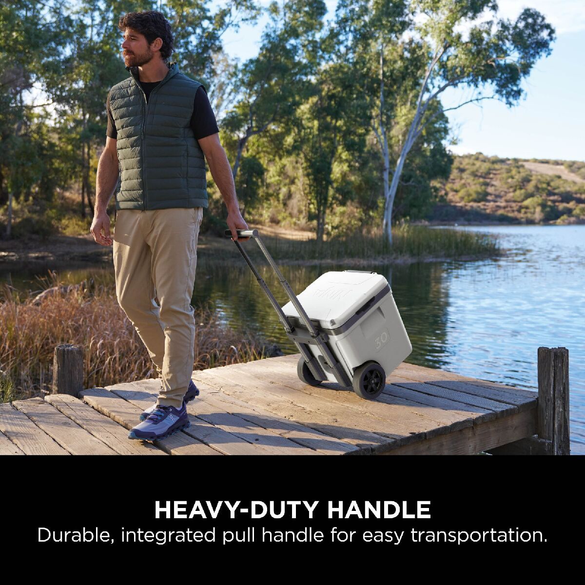 Ninja FB230UKWH FrostVault 30QT 28L Wheeled Cooler with Dry Zone Cloud White