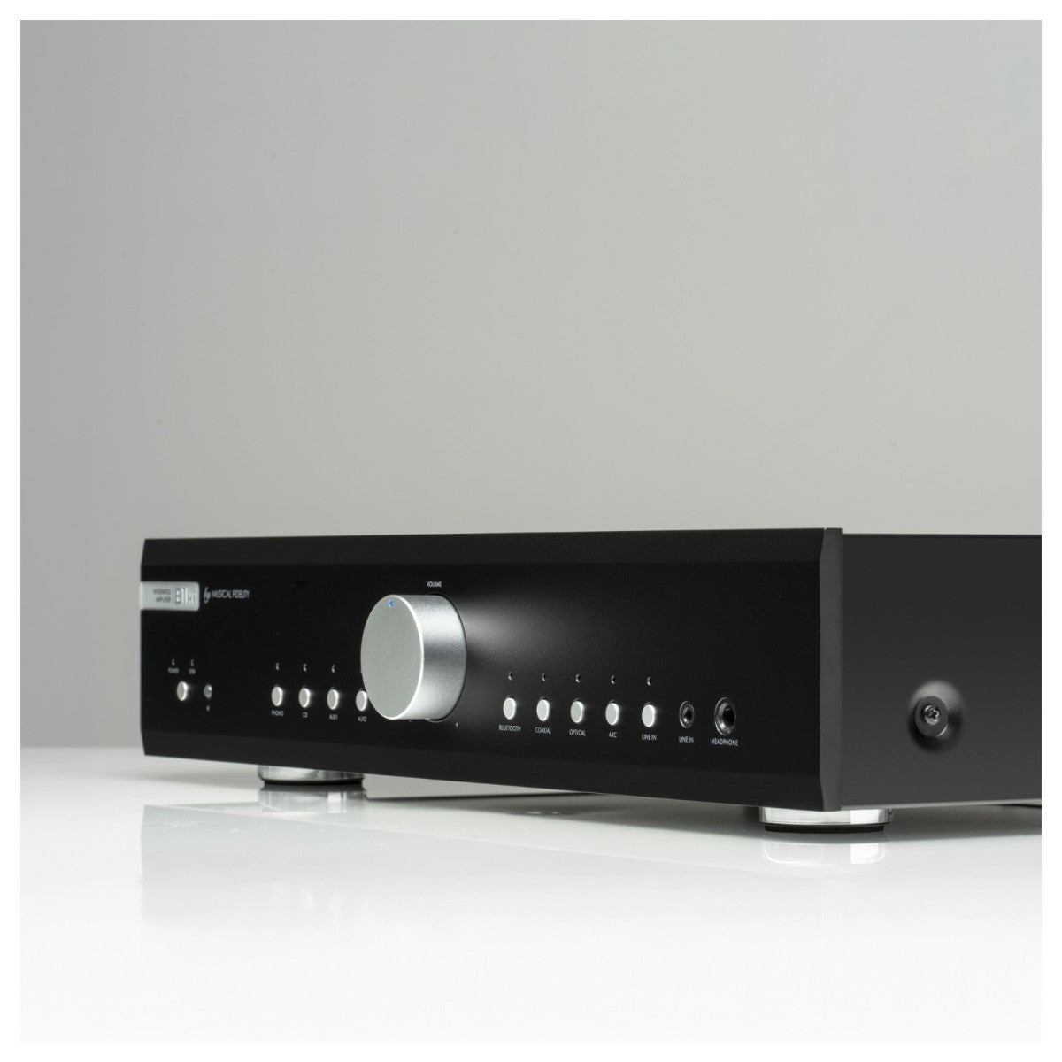 Musical Fidelity B1xi Integrated Amplifier with Bowers & Wilkins 607 S3 Bookshelf Speakers Pair Black