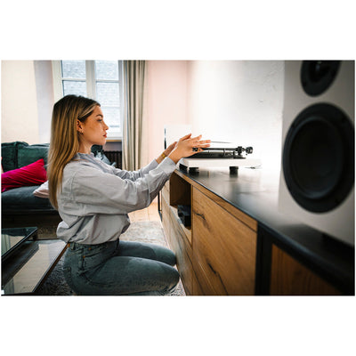 Pro-Ject Colourful Audio System 2 with Debut EVO 2 Turntable MaiA S3 Amplifier and Speaker Box 5 S2 Speakers - Satin White